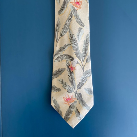 TOMMY BAHAMA floral Silk Tie - Picture 1 of 4